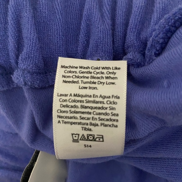 Free Assembly Two Piece Set - Picture 13 of 13